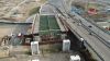 Stahlbauteil der neuen Leverkusener Rheinbrücke in seiner Endposition